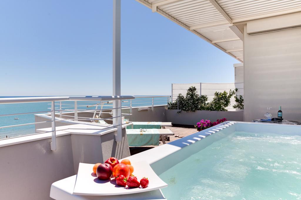 Hotel Commodore ريتشوني المظهر الخارجي الصورة