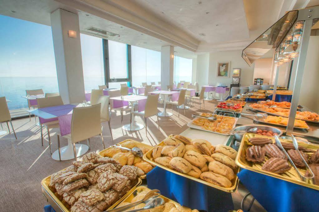 Hotel Commodore ريتشوني المظهر الخارجي الصورة